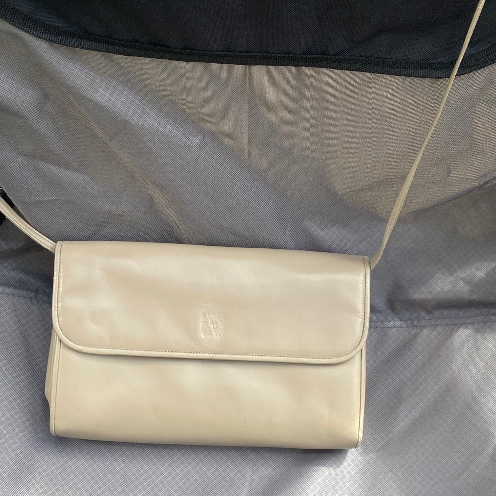 Elegant Cream Leather Shoulder Bag